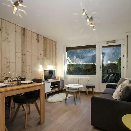 Peaceful With Terrace In Chamonix-mont-blanc Apartament *